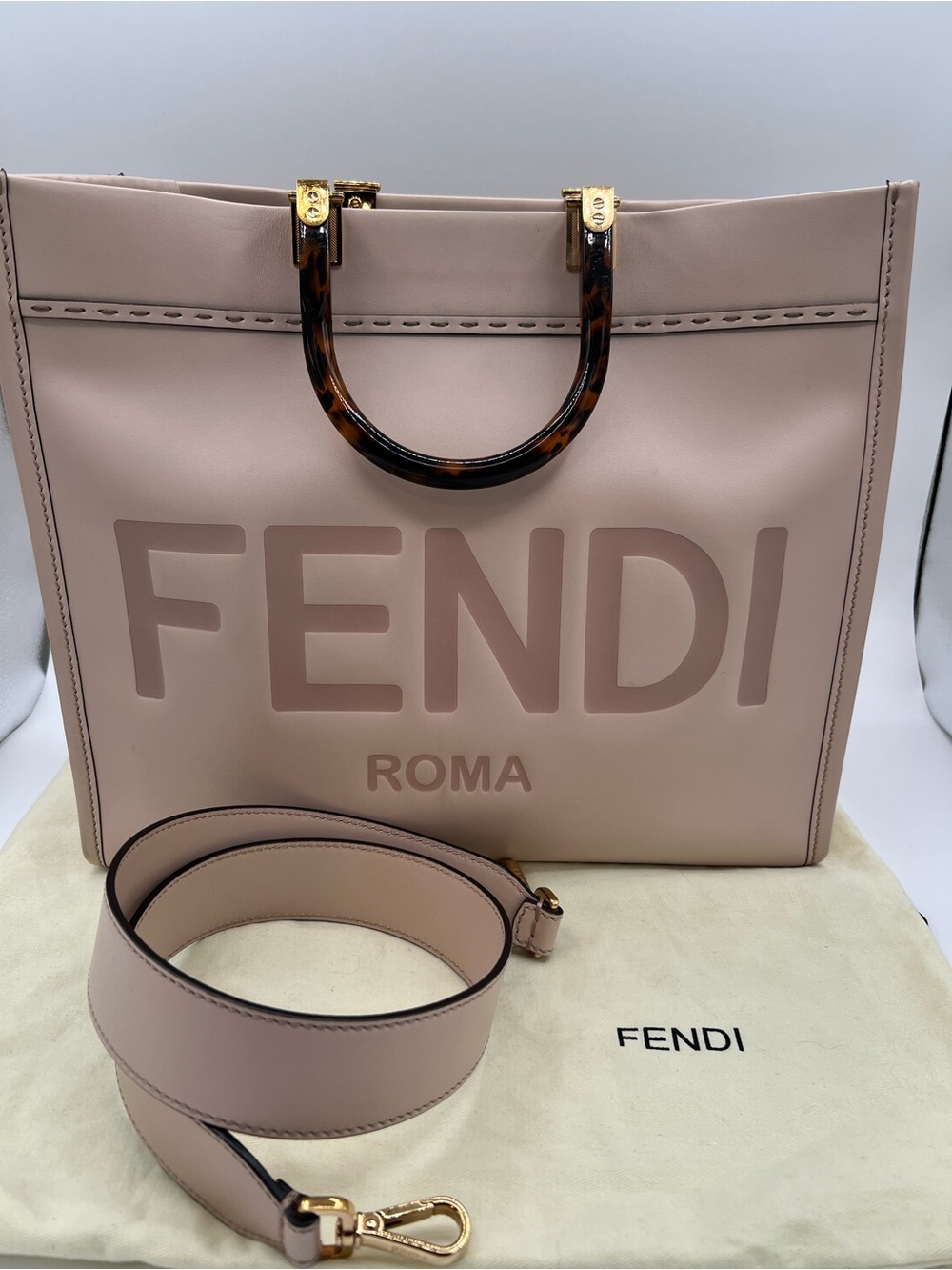 Fendi Leather Sunshine Medium Shopper Tote bag light pink🔥 - Picture 8 of 10